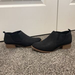 City classified shoes